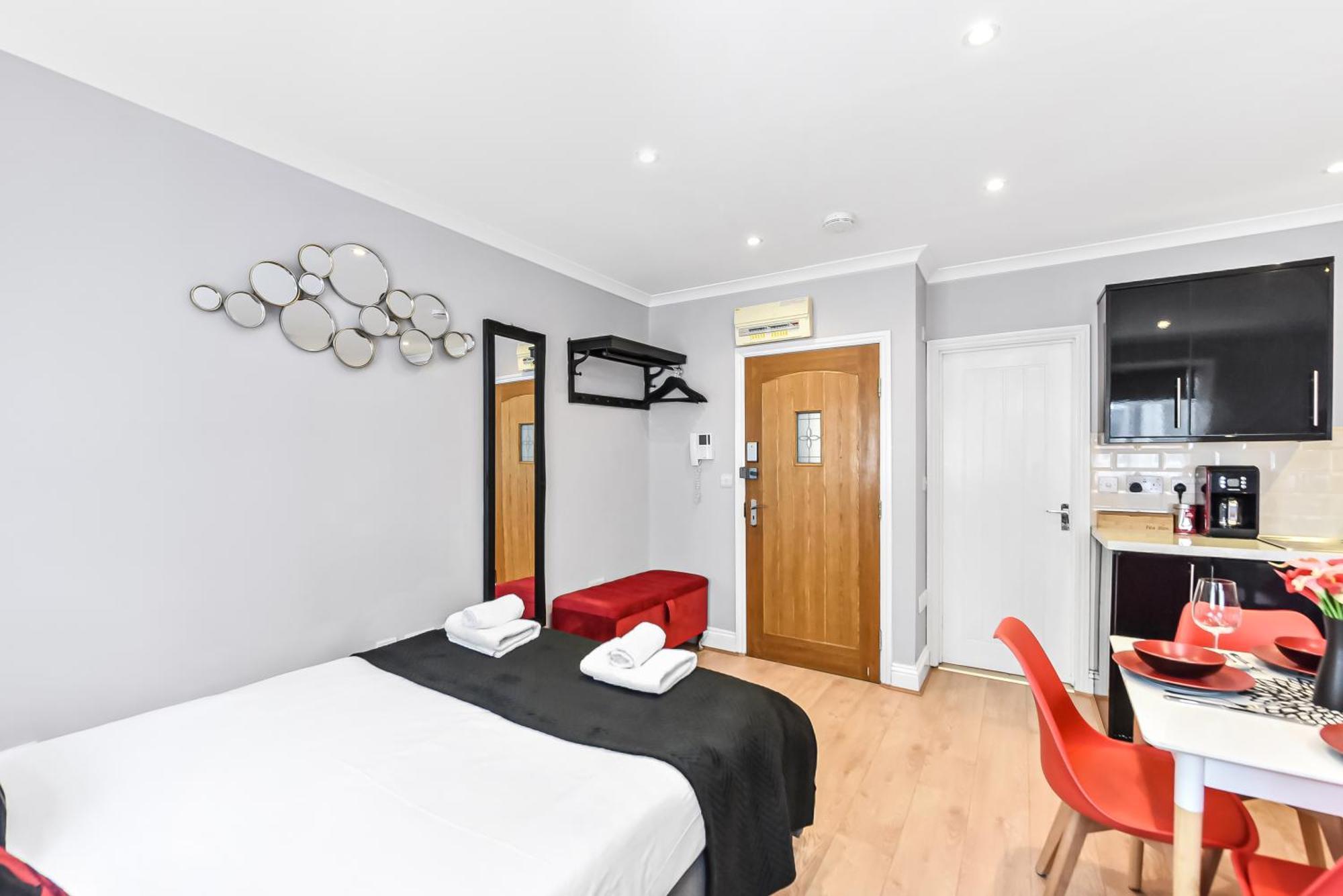 Cosy On Oxford Street Apartment London